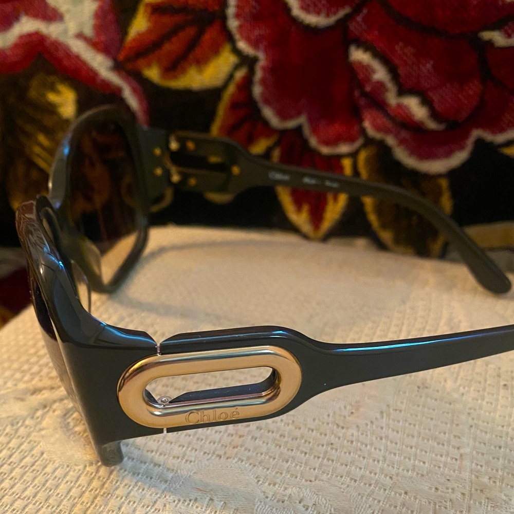 Chloe Sunglasses :) almost Olive green/brown, open to offers!